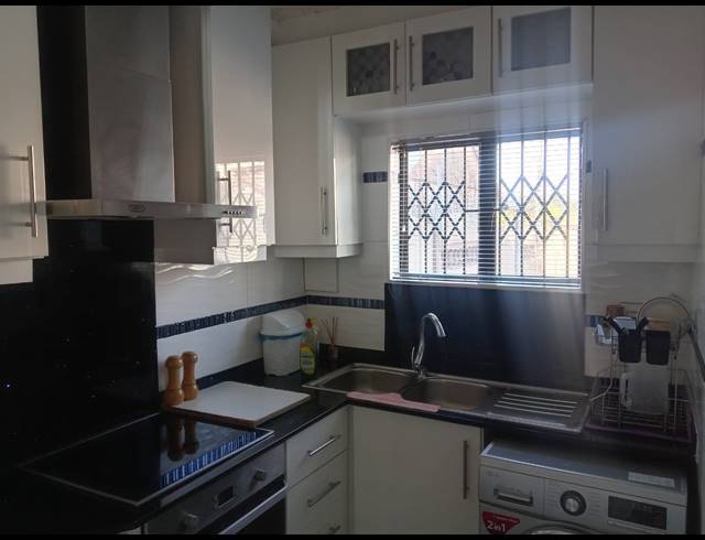 4 BEDROOM HOUSE FOR SALE IN CHATSWORTH CENTRAL